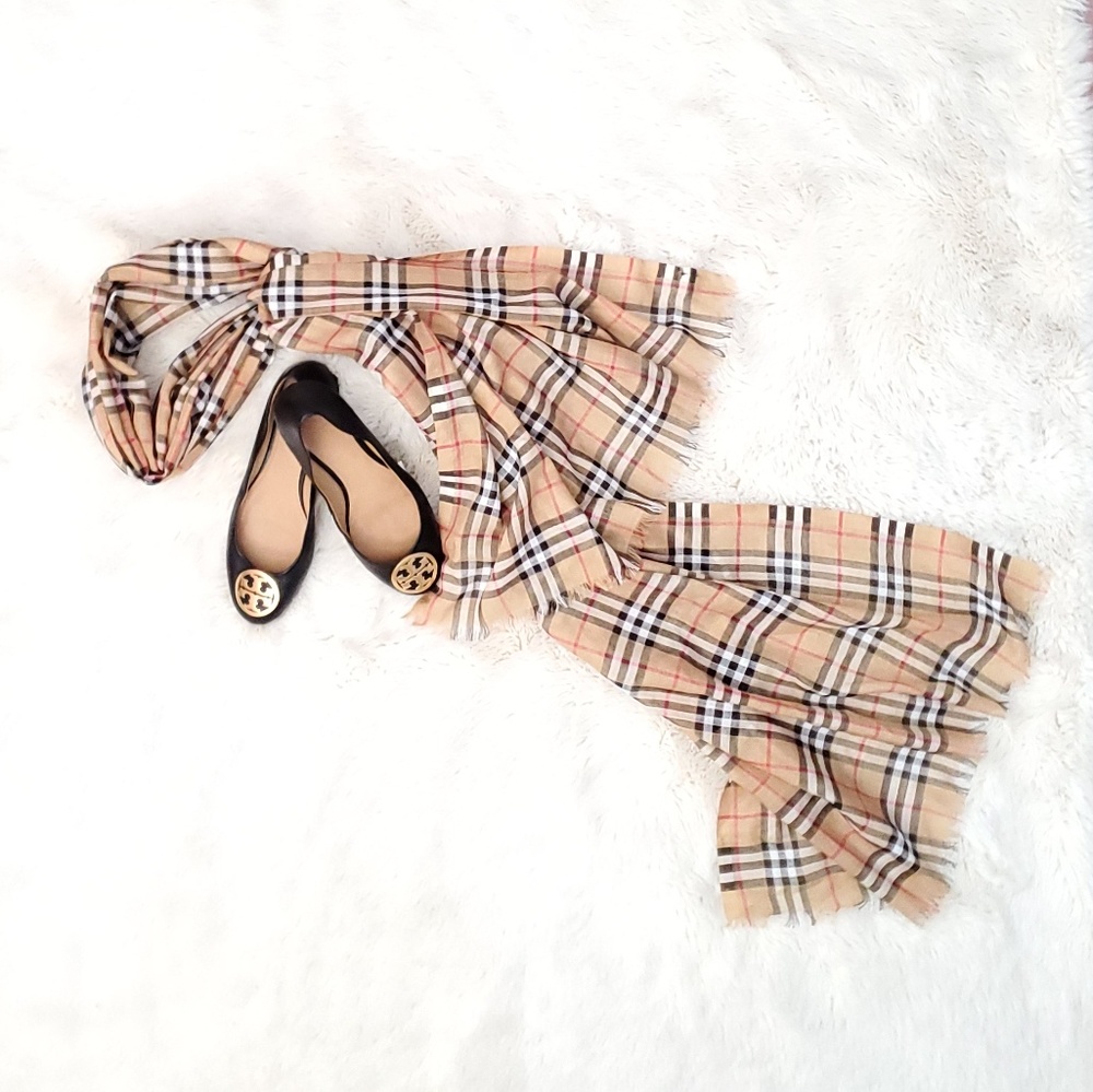 Authentic Burberry summer sheer Gauze Scarf - Picture 2 of 6